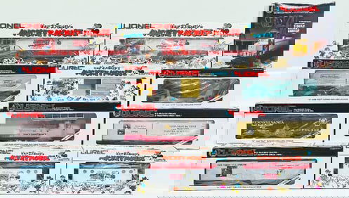 Lionel Modern O Gauge Mickey Mouse Express U36B Diesel Switcher Engine Boxed X2/Assorted Freight Car