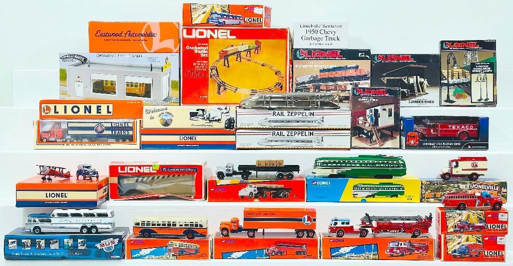 Lionel Modern O Gauge Graduated Trestle Set X2/Corgi Classics Trucks/Corgi Classics Street Car/Ertl (1 of 13)