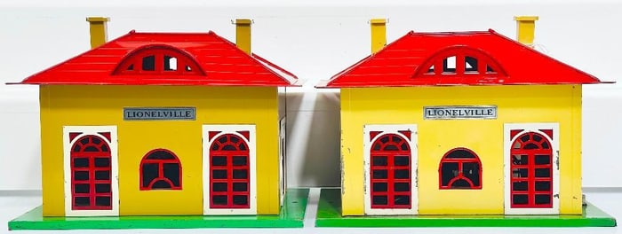 Lionel Prewar 136 Station cream and 126 Station