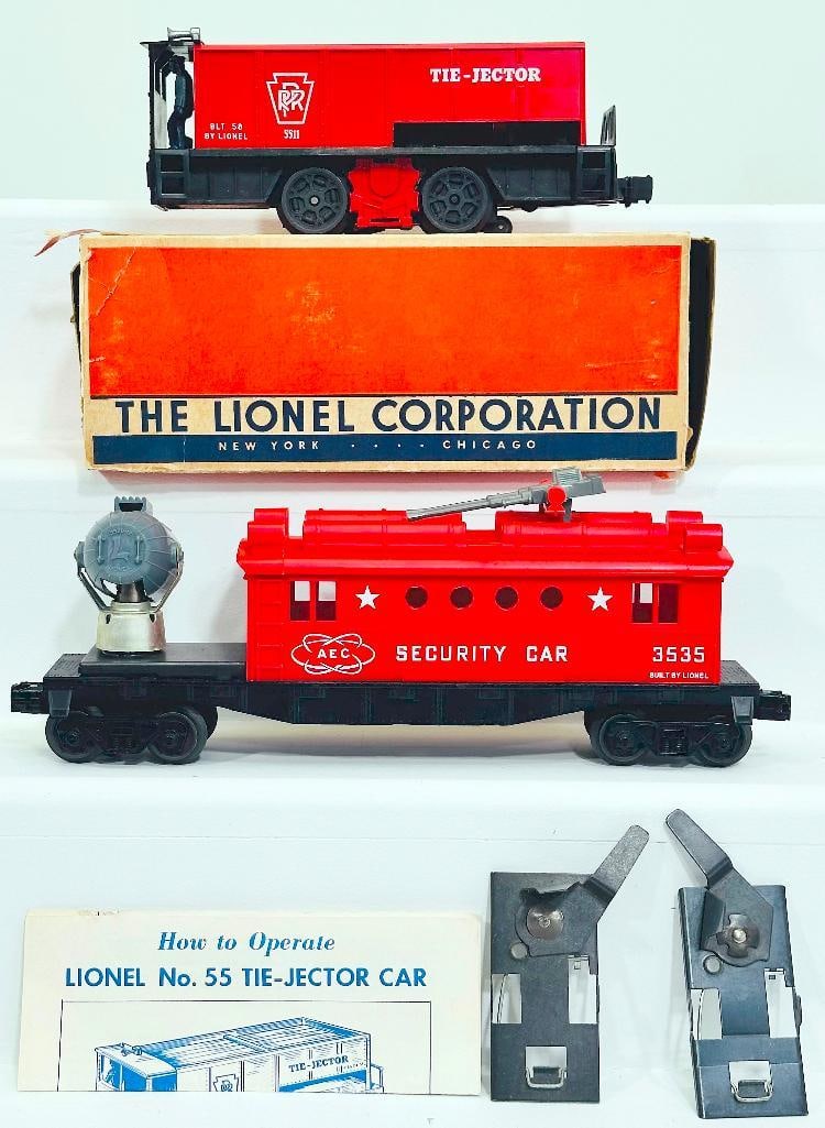 Lionel Postwar O Gauge 55 Tie-Jector Car and 3535 Security Car (1 of 8)
