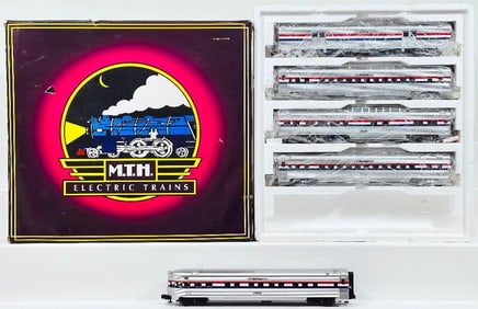 MTH Modern O Gauge Amtrak 5 Car 70 foot ABS Passenger Set with Ribbed Sides Boxed