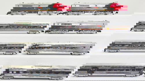 American Flyer Postwar S Gauge 470 - 471 - 473 Santa Fe Red and Chrome Alco Diesel Units with 5 Cars