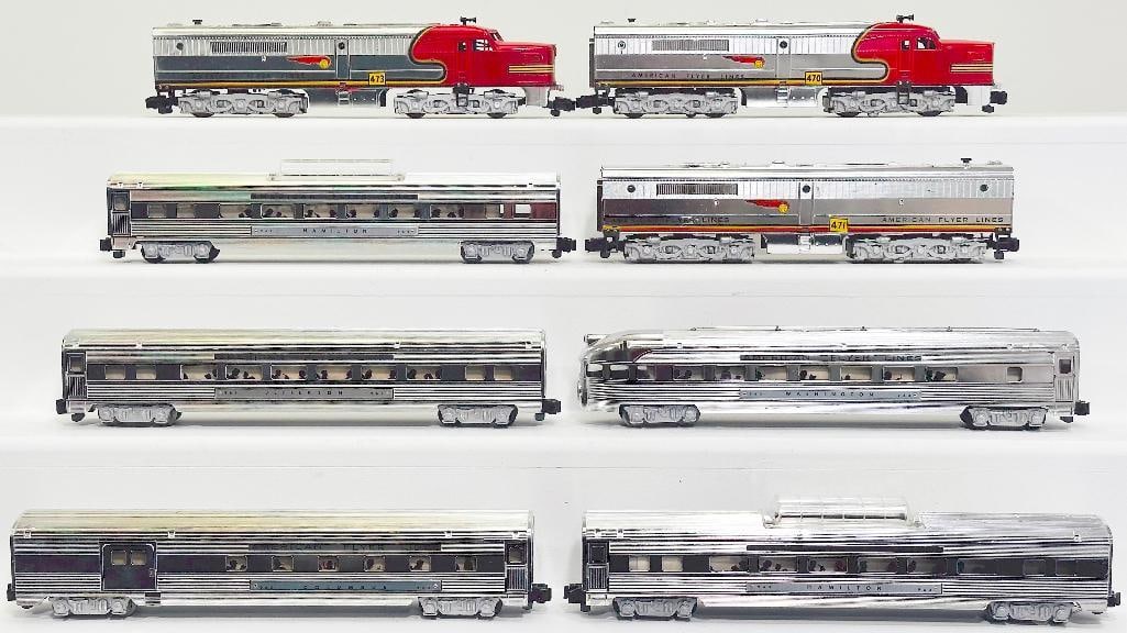 American Flyer Postwar S Gauge 470 - 471 - 473 Santa Fe Red and Chrome Alco Diesel Units with 5 Cars: American Flyer Postwar S Gauge 470 - 471 - 473 Santa Fe Red and Chrome Alco Diesel Units with Five (5) Assorted Passenger Cars, with the 470 - 471 - 473, each in C7 or better, and includes 962, 961, 9