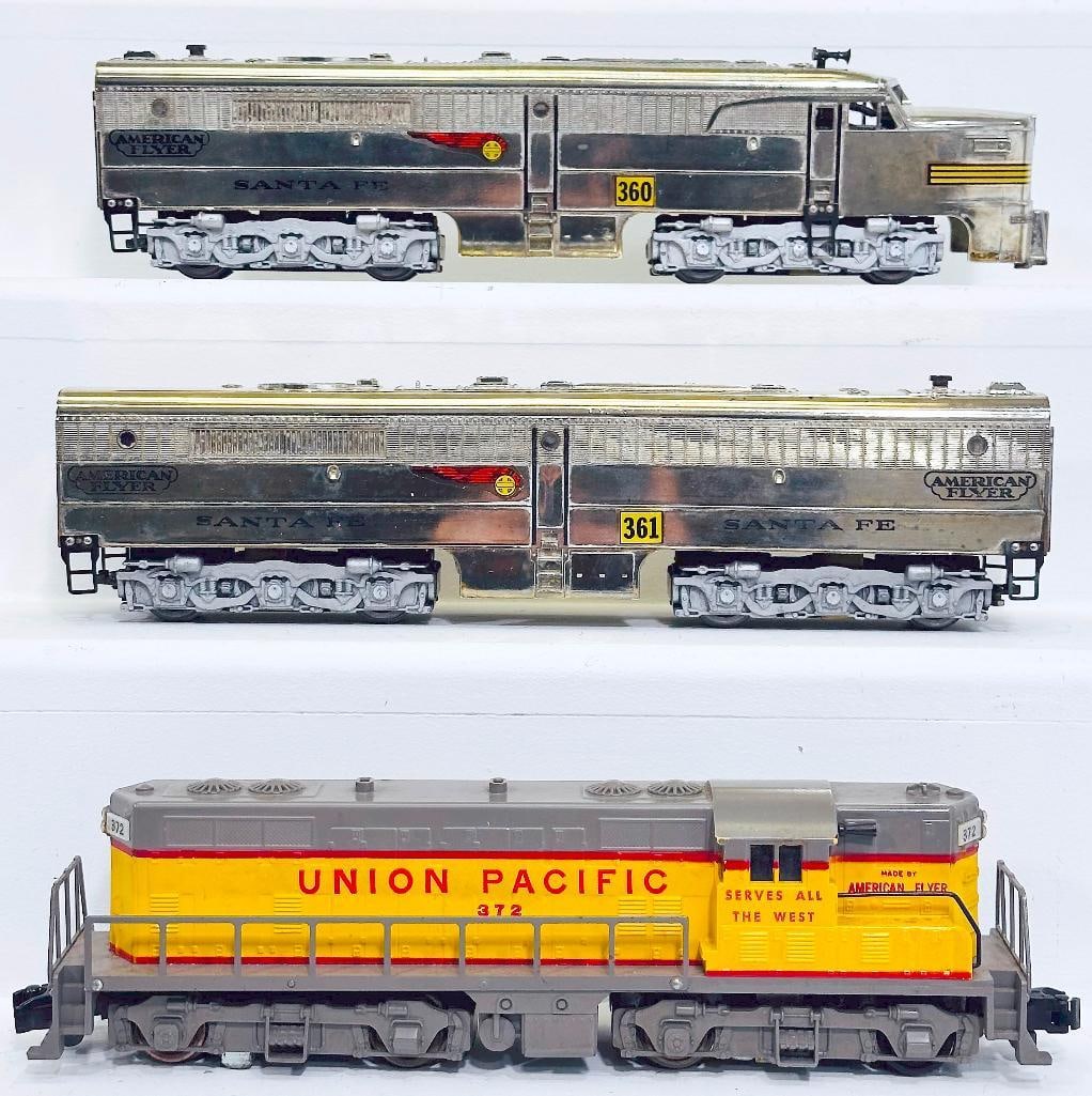 American Flyer Postwar S Gauge 360 - 361 A-B Santa Fe Chrome Alco Diesel Units and 372 UP Switcher (1 of 6)