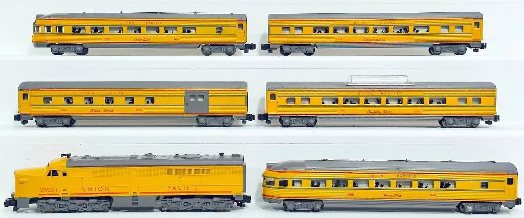 American Flyer Postwar S Gauge 21925–1 Union Pacific Nonpowered Alco A Unit/ Five (5) Assorted: American Flyer Postwar S Gauge 21925 – 1 Union Pacific Nonpowered Alco A Unit and Five (5) Assorted Union Pacific Passenger Cars, with the 21925 – 1 Alco Diesel Unit in C7 plus to C8 minus