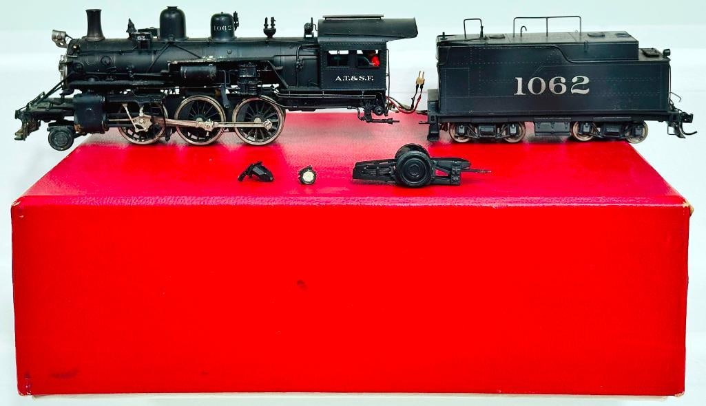 Key Limited Samhongsa Brass HO Scale AT&SF 1050 2 - 6 - 2 Locomotive and Tender Boxed (1 of 9)