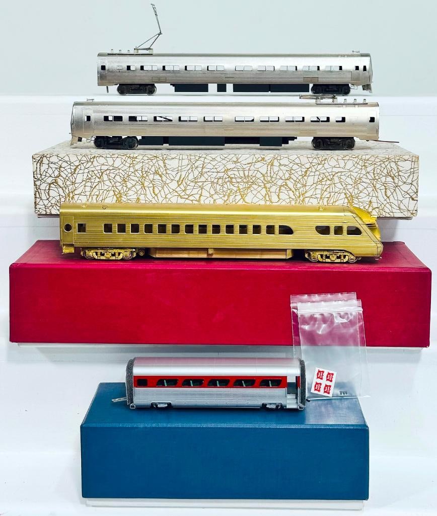 Rail Works Brass HO Scale AeroTrain Rock Island Coach Boxed/Palace Car Brass HO Scale Milwaukee Road: Rail Works Brass HO Scale AeroTrain Rock Island Coach Boxed/Palace Car Brass HO Scale Milwaukee Road Beavertail Observation Modified Version Passenger Car Boxed/Gem Models Brass HO Scale Amtrak P - C