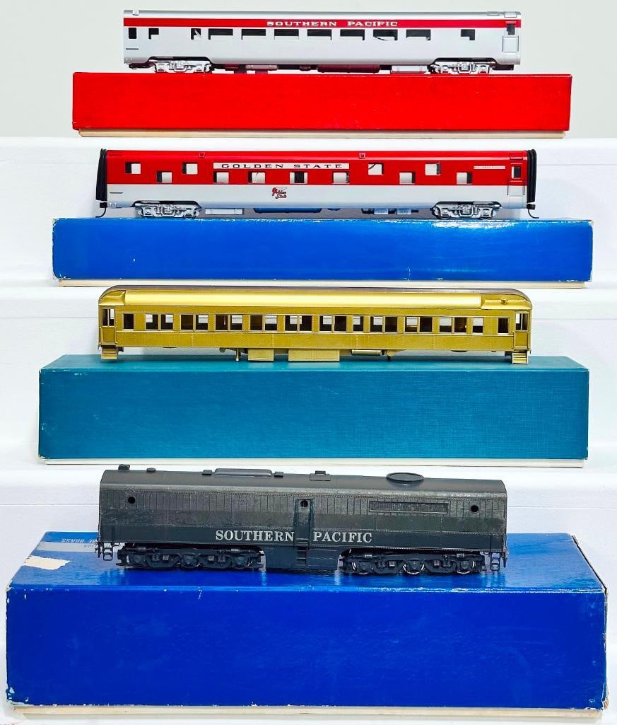 Balboa Models Brass HO Scale Southern Pacific Gray B Unit Powered Boxed and Southern Pacific Pullman (1 of 8)