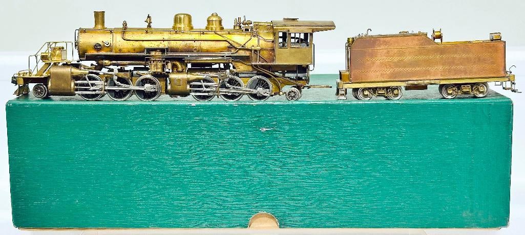 United Models Brass HO Scale Sierra Railroad 2 - 6 - 6 - 2 Mallet Articulated Locomotive and Tender (1 of 7)