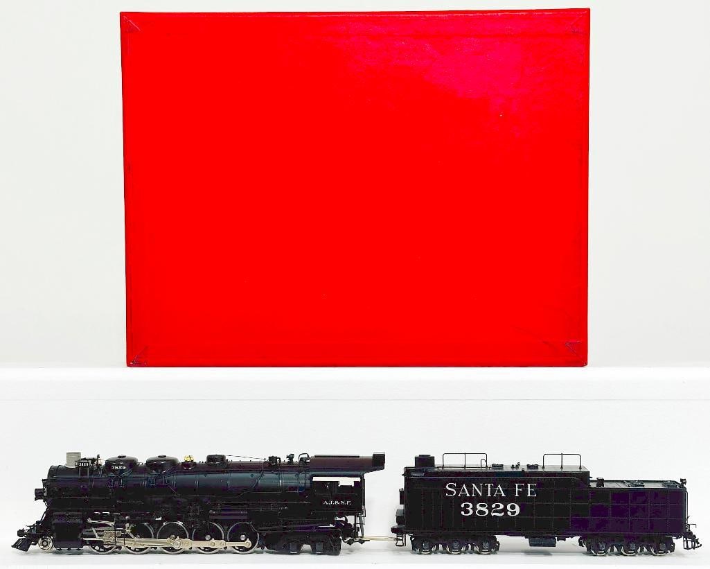 Key Imports Samhongsa Brass HO Scale AT&SF No. 3829 2 - 10 - 4 Locomotive and Tender Boxed: Key Imports Samhongsa Brass HO Scale AT&SF No. 3829 2 - 10 - 4 Locomotive and Tender Boxed, in C7 plus or better and with its original box. This Locomotive is operational.