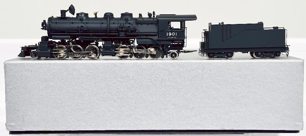 Tenshodo Crown Brass HO Scale Great Northern 2 - 6 - 6 - 2 Class L-1 Locomotive and Tender Boxed (1 of 7)