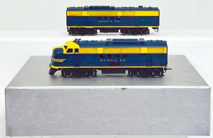 Hallmark Models Samhongsa Brass HO Scale AT&SF A and B Set Dual-Powered Freight Boxed