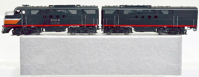 Hallmark Models Samhongsa Brass HO Scale CottonBelt A and B Set Dual -Powered Boxed