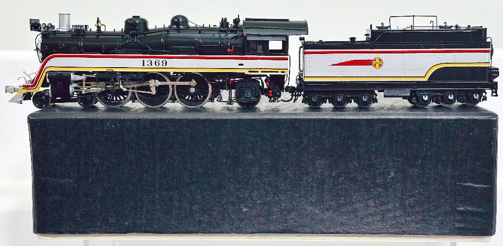 Hallmark Models Dongjin Brass HO Scale Santa Fe 1369/1376 Valley Flyer Boxed (1 of 8)