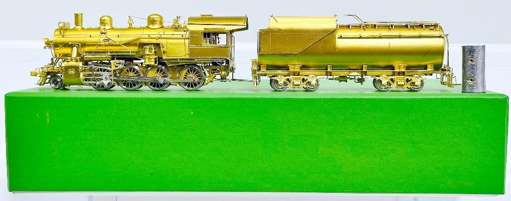 Overland Models Ajin Precision Brass HO Scale C&O GP - 9 2 - 8 - 0 Locomotive and Tender Boxed (1 of 8)
