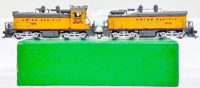 Overland Models Ajin Precision Brass HO Scale Union Pacific TR - 5 #1877 Cow/Calf Boxed