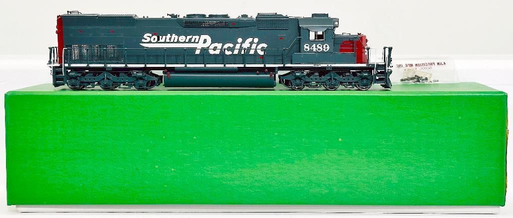 Overland Models Ajin Precision Brass HO Scale SP SD 40 T - 2 Switcher Boxed (1 of 9)
