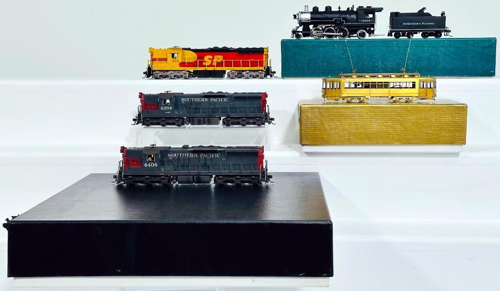 Unknown Manufacturer Brass HO Scale Southern Pacific SD - 9 Set and Northern Pacific Class T - 1 (1 of 8)
