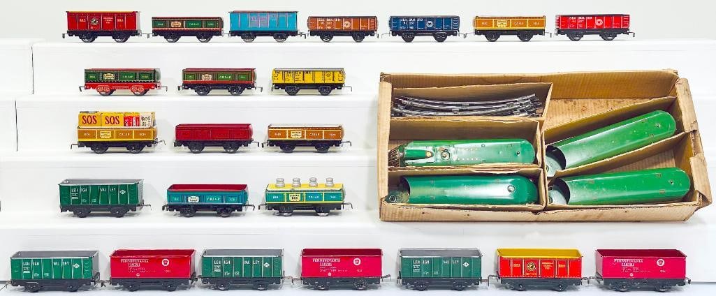 Marx Prewar O Gauge Union Pacific cream and green Streamliner Set and Twenty-Three Assorted Freights (1 of 11)