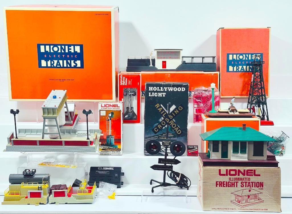 Lionel Modern O Gauge Steam Clean and Wheel Grind Shop - Operating Sawmill - Oil Derrick and Pump (1 of 12)