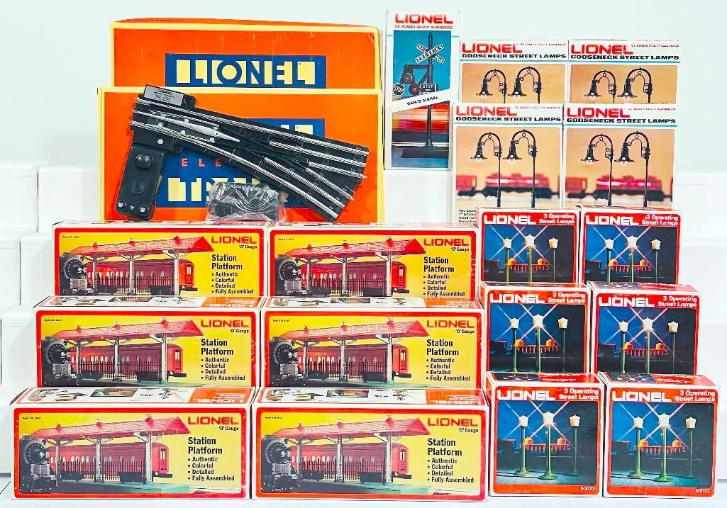 Lionel Modern O Gauge Station Platform Boxed X6/Three Operating Street Lamps Boxed X6/Gooseneck Lamp (1 of 7)