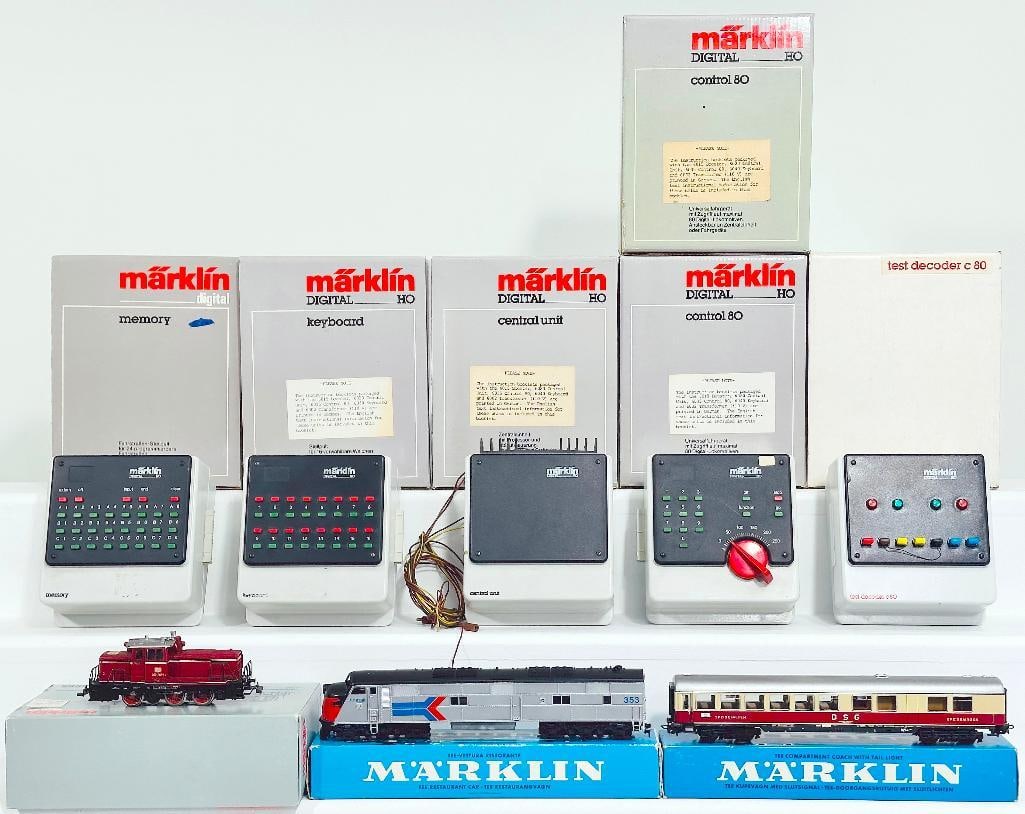 Marklin Modern HO Scale 6040 Keyboard Boxed/6035 Digital Control 80 Boxed X2/6020 Central Unit Boxed (1 of 10)