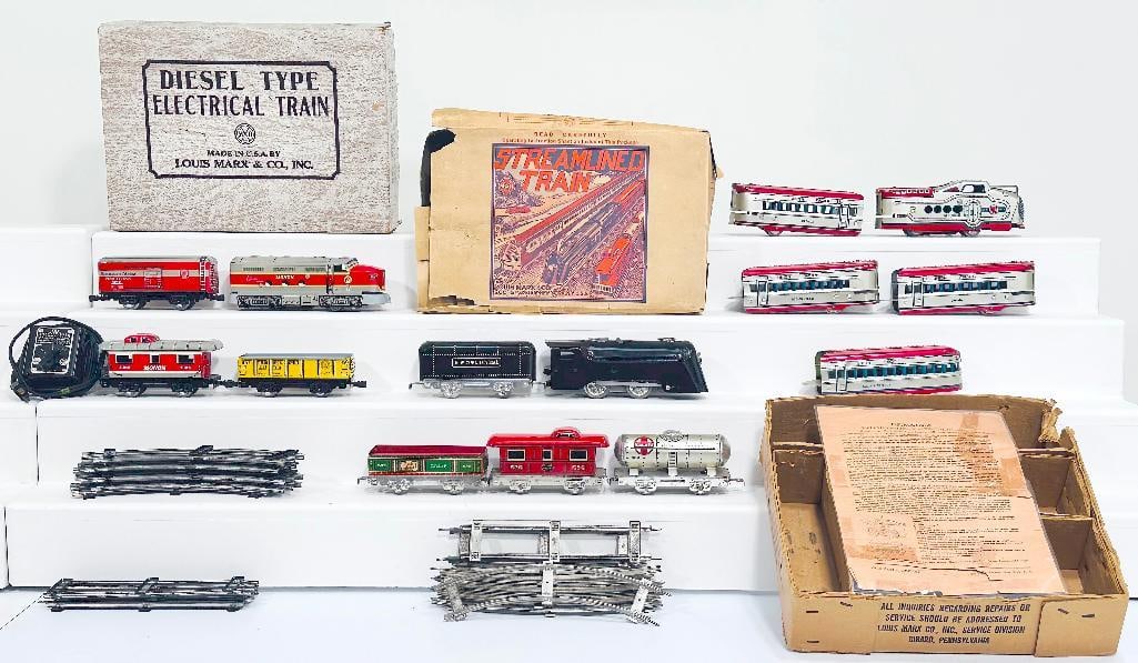 Marx Postwar O Gauge Union Pacific M10005 Silver and Red Streamliner Set 5 Car/black Locomotive (1 of 13)