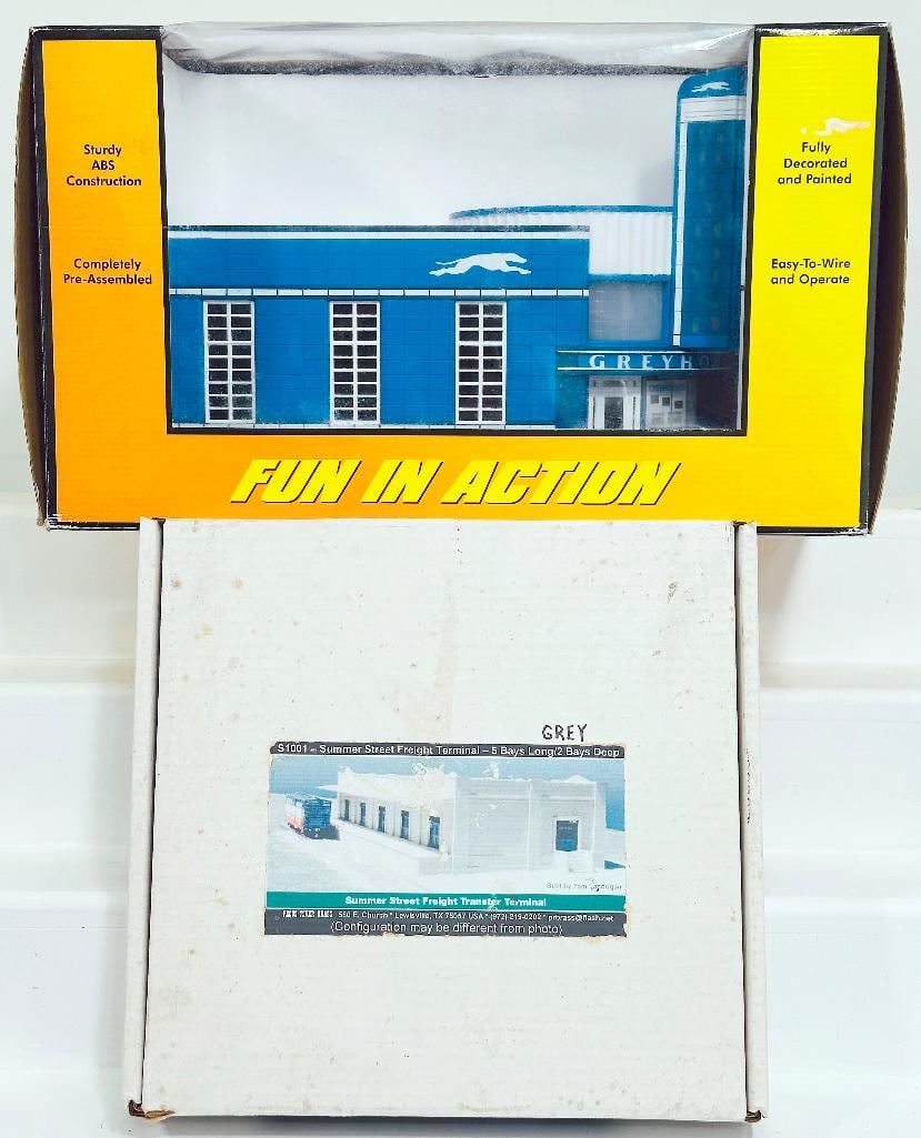 MTH Modern O Gauge Greyhound Station Boxed and Pecos River Modern O Gauge Silver Street Freight (1 of 5)