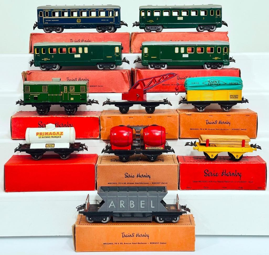 Hornby Postwar O Gauge Seven (7) Assorted Freight Cars and Four (4) Assorted Passenger Cars Boxed (1 of 8)