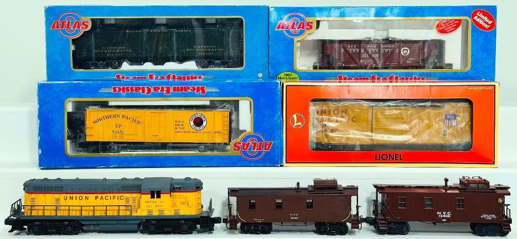 Lionel Modern O Gauge Union Pacific Switcher and Freight Cars (1 of 9)