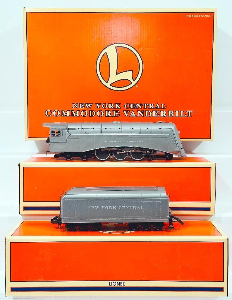 Lionel Modern O Gauge New York Central Commodore Vanderbilt 777 Locomotive and Tender Boxed (1 of 9)