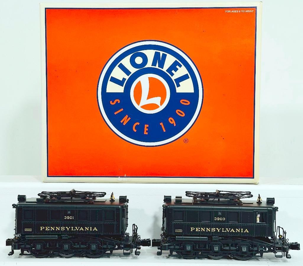 Lionel Modern O Gauge Pennsylvania BB1 Electric Powered Unit and Sound Unit Boxed: Lionel Modern O Gauge Pennsylvania BB1 Electric Powered Unit and Sound Unit Boxed, each in C9 and with its original box.