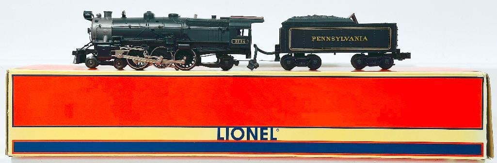 Lionel Modern O Gauge K - 4 Pennsylvania Traditional Locomotive and Tender with Rail Sounds (1 of 8)