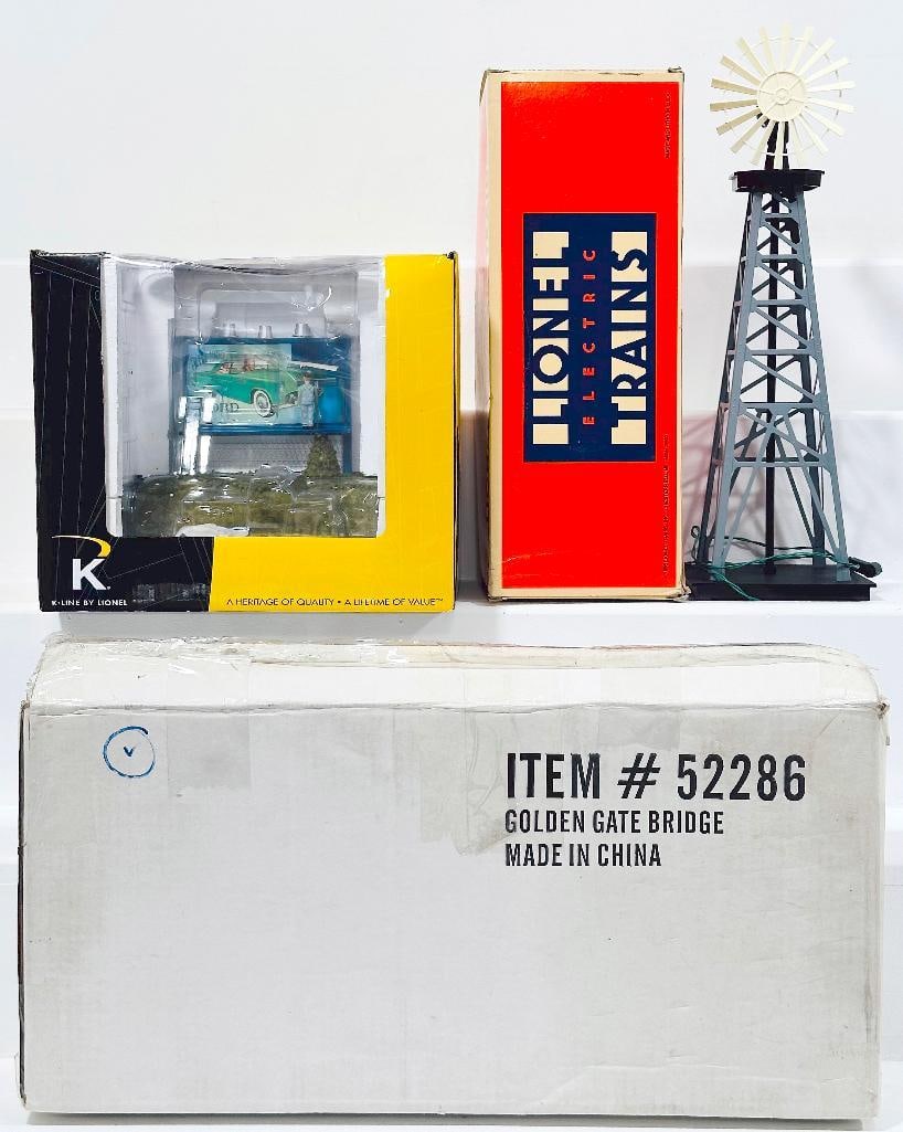 Lionel Modern O Gauge Windmill and K-Line Modern O Gauge Ford Operating Billboard (1 of 6)