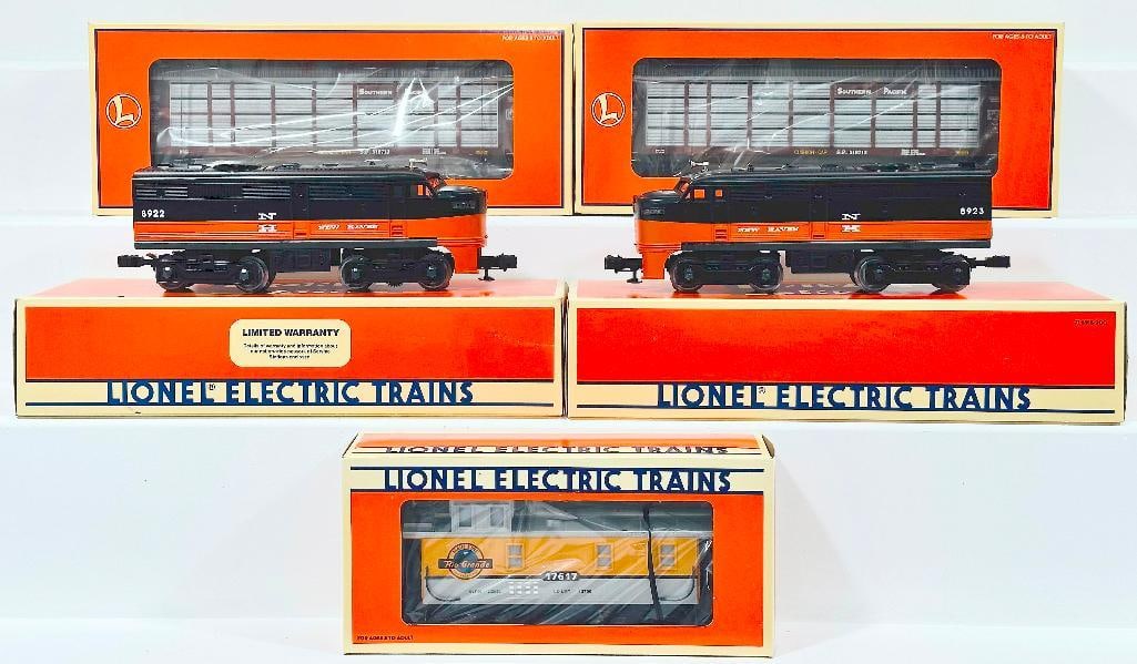 Lionel Modern O Gauge New Haven A Alco Diesel and New Haven A - A Alco Diesel Engines Powered (1 of 9)