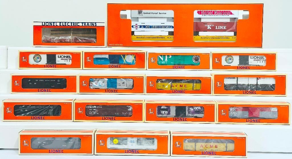 Lionel Modern O Gauge Seventeen (17) Assorted Freight Cars Boxed (1 of 8)
