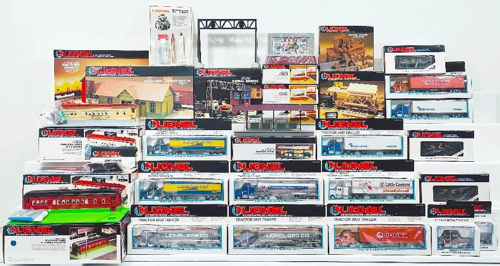 Lionel Modern O Gauge Factory Building Kit/Passenger - Freight Station/Lumber Loader/Snap - Loader (1 of 10)