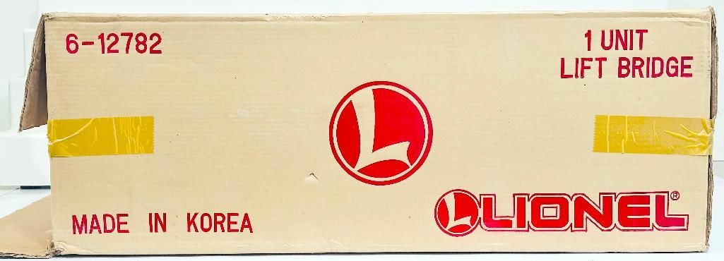 Lionel Modern O Gauge Lift Bridge Boxed (1 of 3)