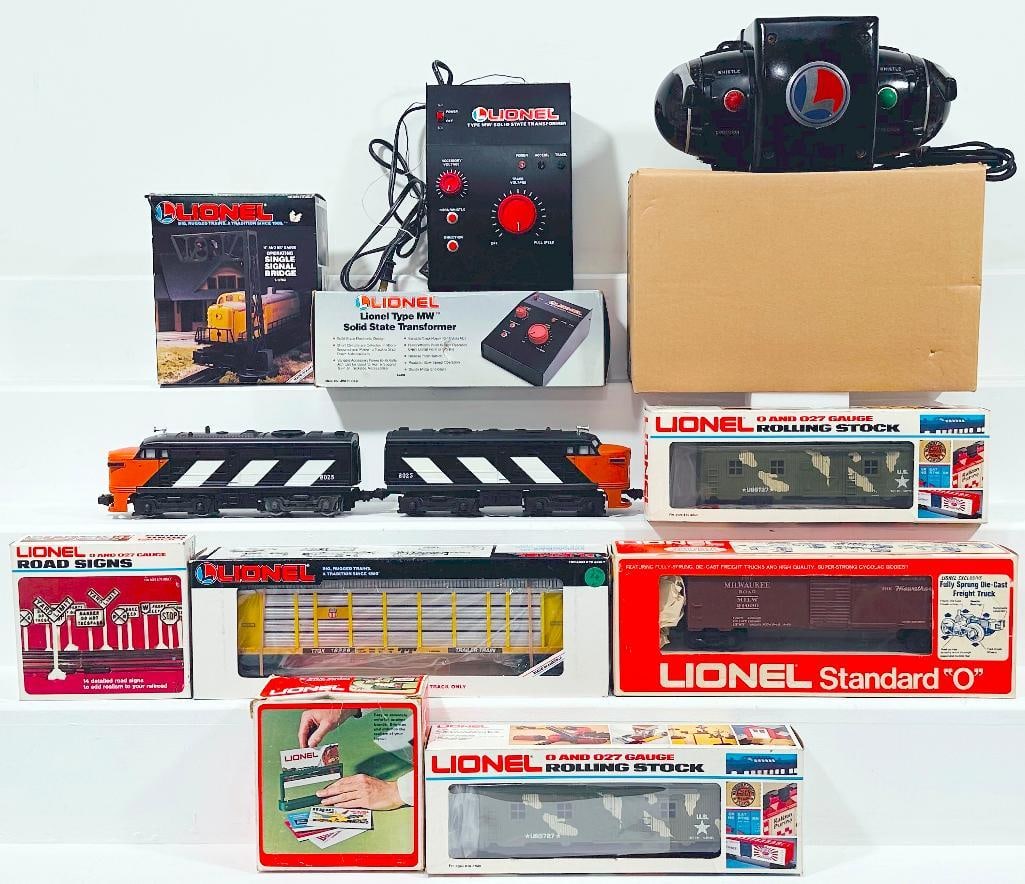 Lionel Modern O Gauge MW Transformer/ ZW 275 Watt Transformer/Canadian National 8025 A-A Alco Units (1 of 14)