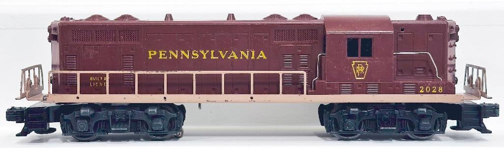 Lionel Postwar O Gauge 2028 Pennsylvania GP - 7 Switcher: Lionel Postwar O Gauge 2028 Pennsylvania GP - 7 Switcher, in C7 to C7 plus with scarce tan frame with gold rubber stamp lettering.