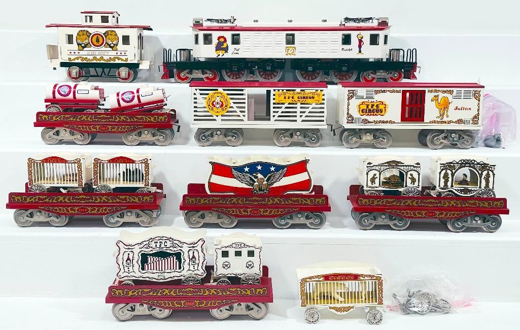 McCoy Modern Wide Gauge E2 4-4-4-4 Electric Locomotive and Eight (8) Circus Cars (1 of 12)