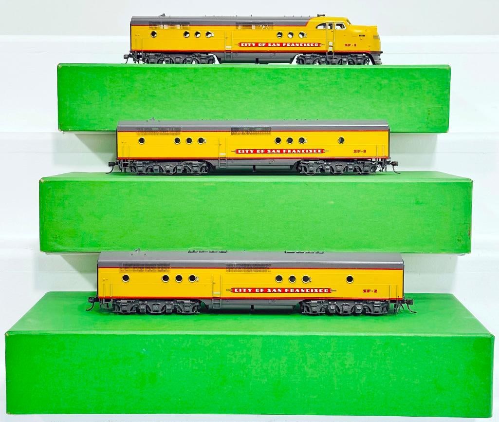 Overland Models Modern HO Brass UP/C & NW/SP E2 A and UP/C & NW/SP E2 B Boxed X2: Overland Models Modern HO Brass UP/C & NW/SP E2 A and UP/C & NW/SP E2 B Boxed X2, each in C8 and each with its original box, made by Ajin Precision. Each of these items has been tested and is operatio