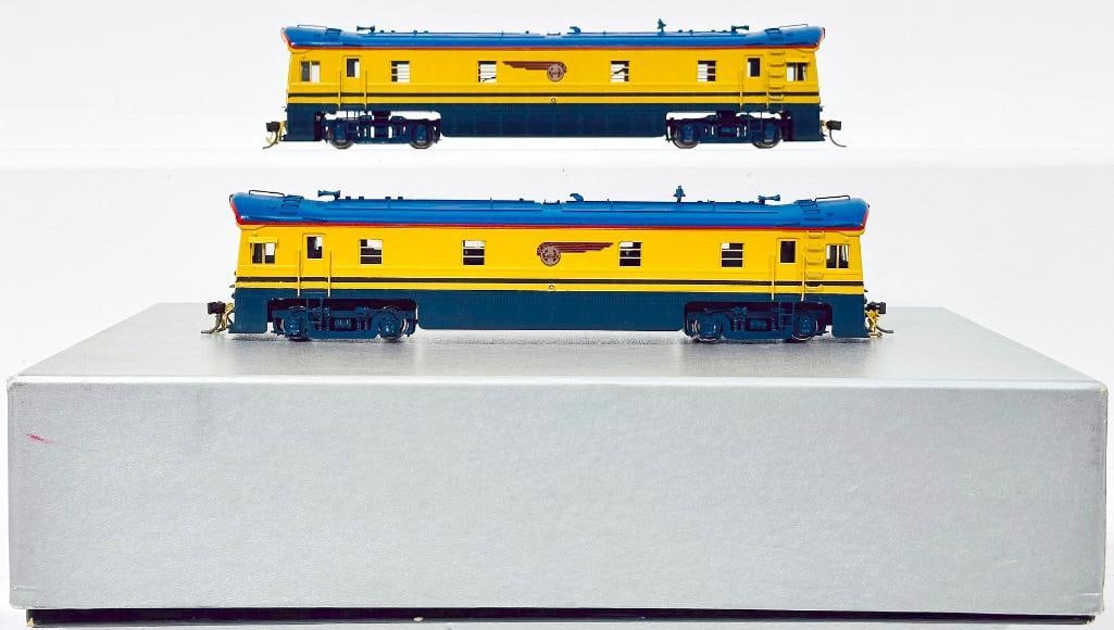 Hallmark Models Modern HO Brass Santa Fe 1 - A and 1 - B Diesel Units Boxed (1 of 8)