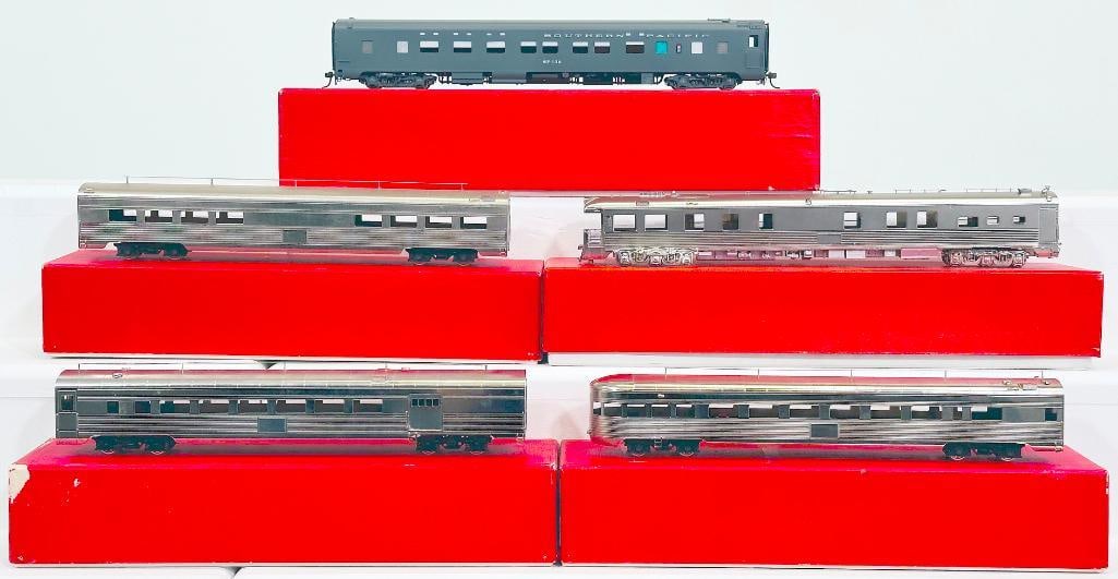 The Coach Yard Modern HO Scale SP #157 Sunset Official Car and SP 4–4–2 Sleeper with (1 of 8)