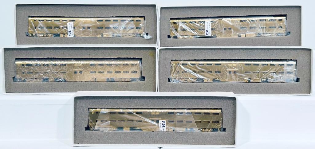 The Train Shop Modern HO Brass Southern Pacific Bi – Level Commute Coach Boxed X5 (1 of 12)