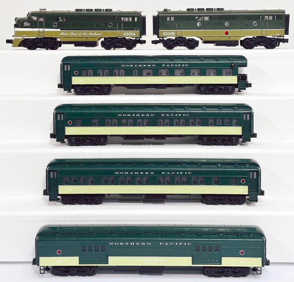Lionel Modern O Gauge Northern Pacific 6505 A-B Diesel Units/Four (4) Assorted Northern Pacific Cars (1 of 8)