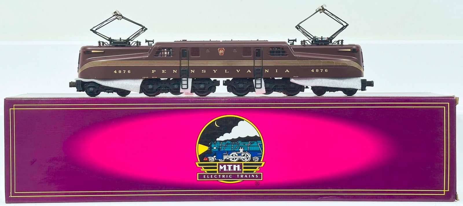 MTH Modern O Gauge Pennsylvania Scale GG – 1 Electric Diecast Locomotive with PS 1.0 Boxed: MTH Modern O Gauge Pennsylvania Scale GG – 1 Electric Diecast Locomotive with PS 1.0 Boxed, in C8 or better and with its original box. This item is 29 inches long.