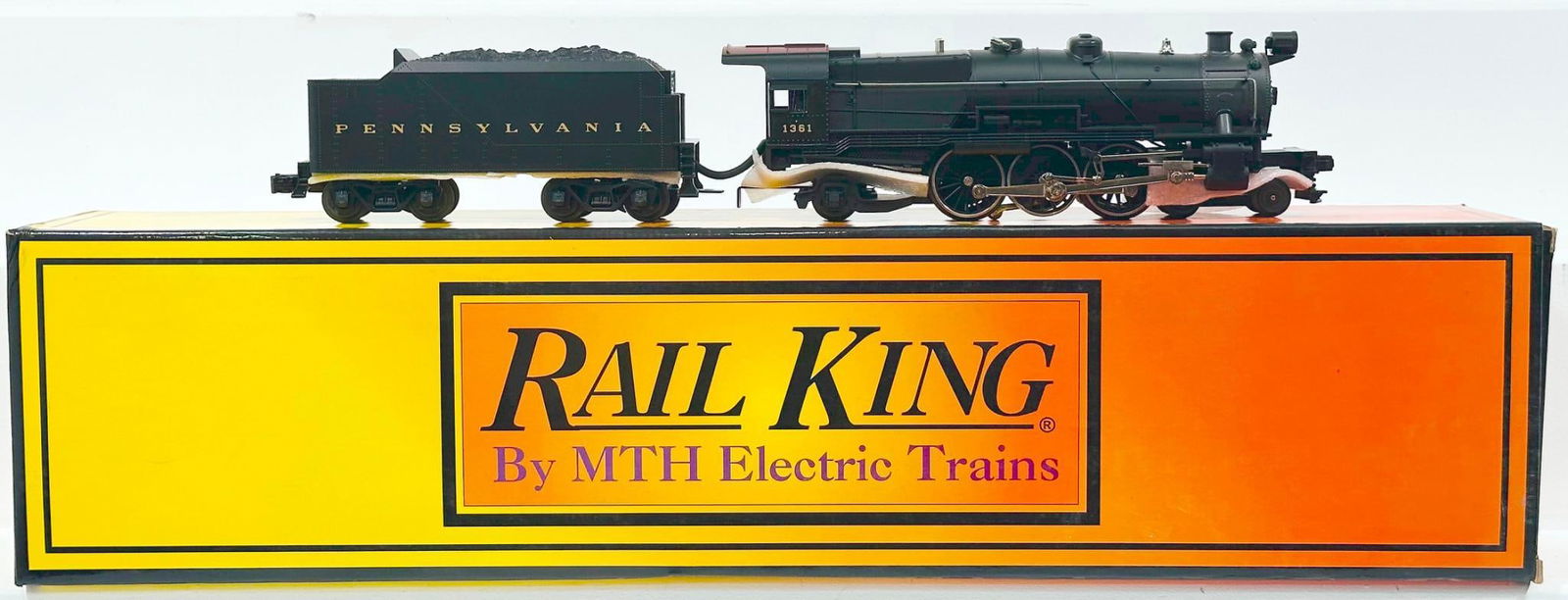 MTH Rail King Modern O Gauge Pennsylvania K – 4 4–6 –2 Steam Locomotive and Tender with PS 1.0 (1 of 8)