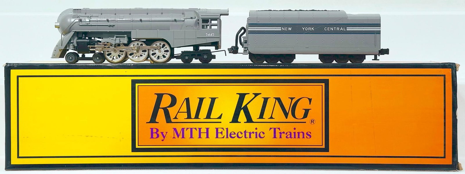 MTH Rail King Modern O Gauge NYC Dreyfuss Hudson 4 – 6 – 4 Locomotive and Tender with PS 1.0 (1 of 8)