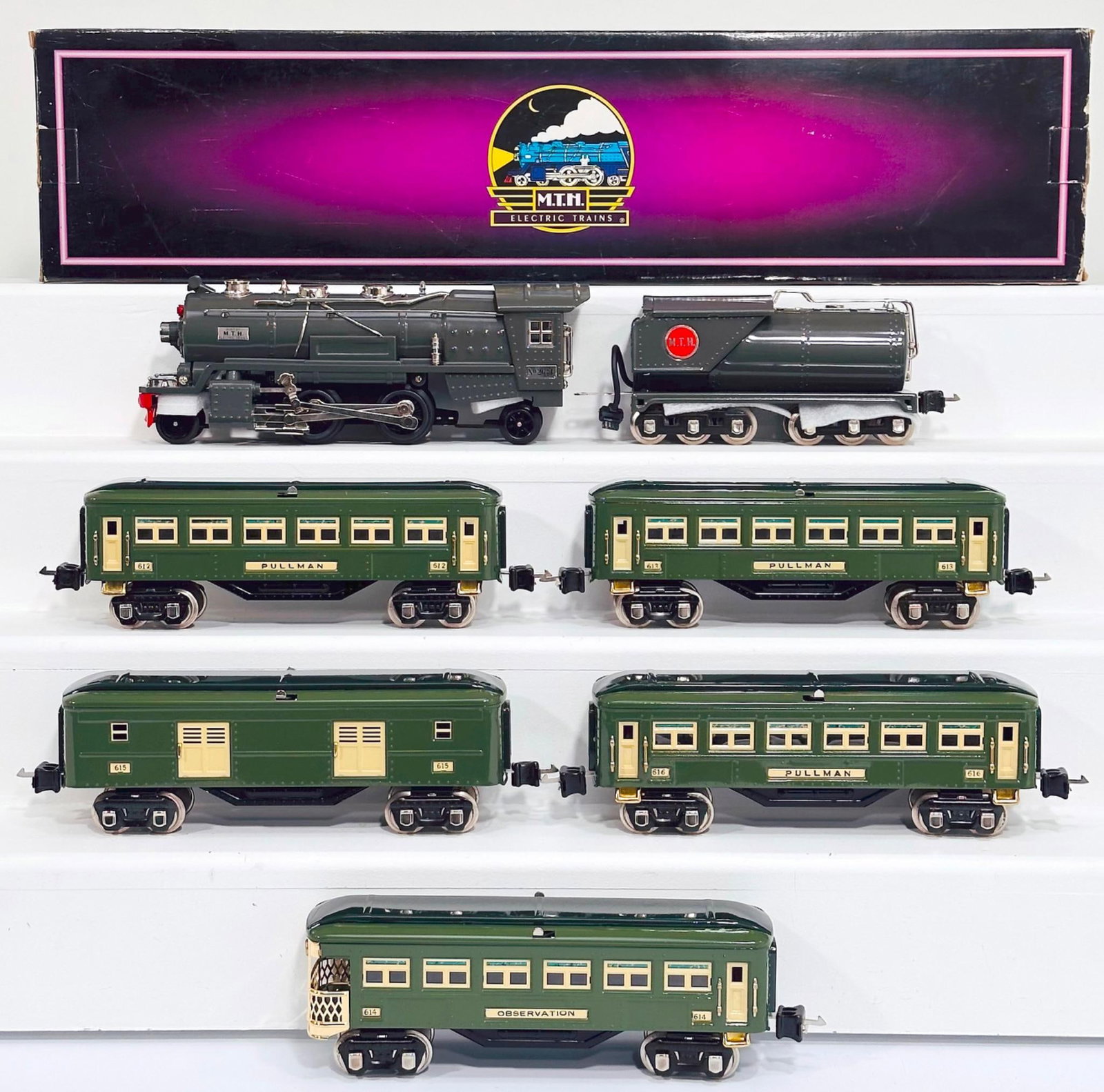 MTH Modern O Gauge 263E Gray Locomotive and Tender Boxed and Five (5) Assorted Two Tone Green Cars (1 of 8)